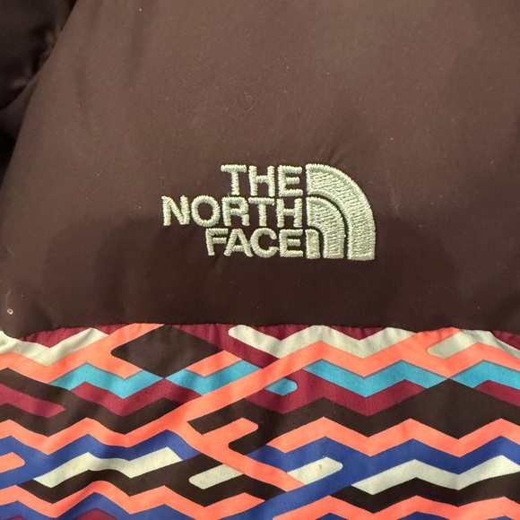 The North Face Pattern Puffy Vest - Women’s Medium - Picture 3 of 4